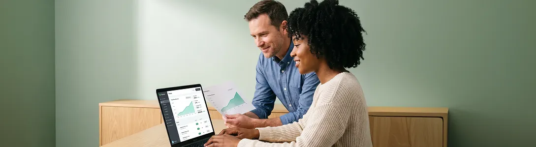 Ecommerce team reviewing healthy Klaviyo retention flow analytics together, recovered email revenue Ecommerce team reviewing healthy Klaviyo retention flow analytics together, recovered email revenue